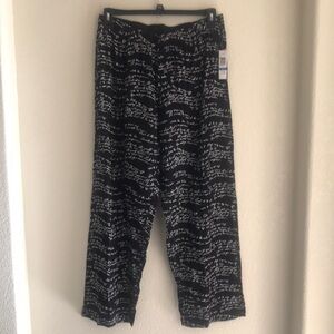 HUE Womenś  Black and White Patterned Jogger Pants Size XL